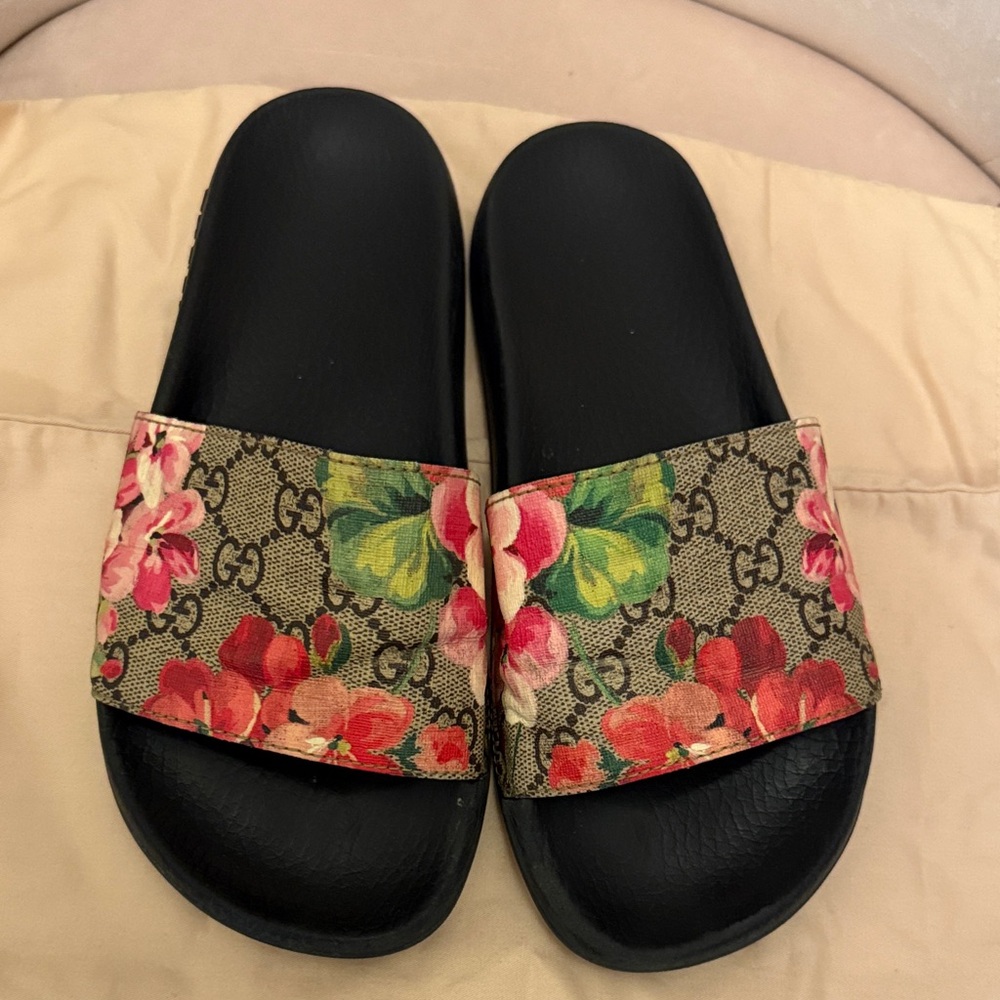 Gucci Floral Slide Sandals - Black and Multicolor